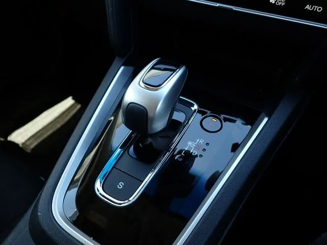 シャトル　ハイブリッド（ホンダ）の車両写真