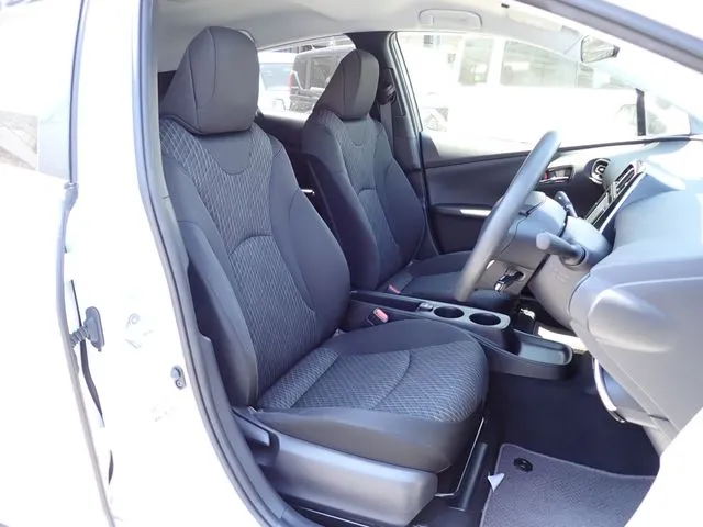 プリウス（トヨタ）の車両写真