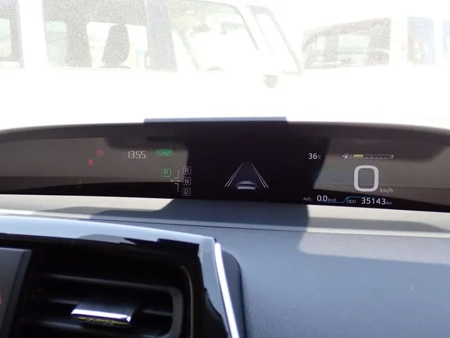 プリウス（トヨタ）の車両写真