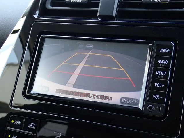 プリウス（トヨタ）の車両写真