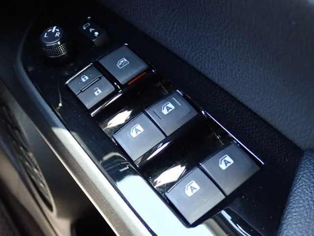 プリウス（トヨタ）の車両写真