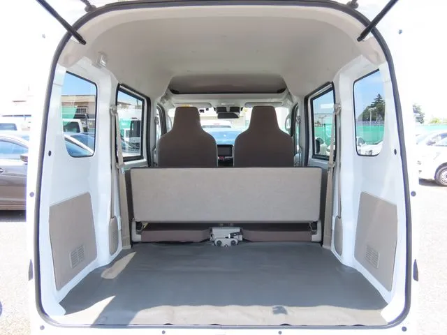 エブリイバン（スズキ）の車両写真