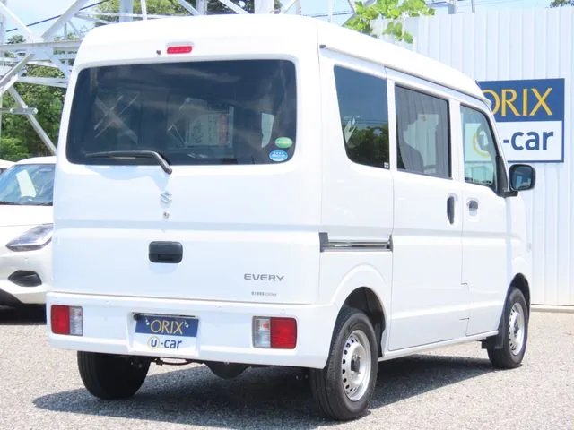 エブリイバン（スズキ）の車両写真