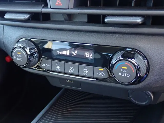 ノート（ニッサン）の車両写真