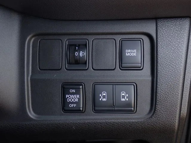 ニッサン　セレナ