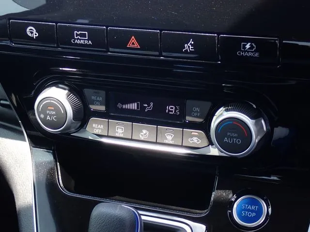 ニッサン　セレナ