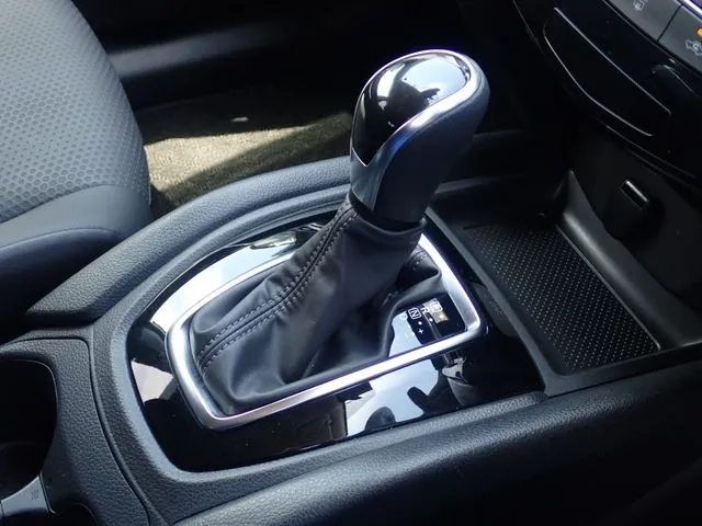 ニッサン　エクストレイル　４ＷＤ