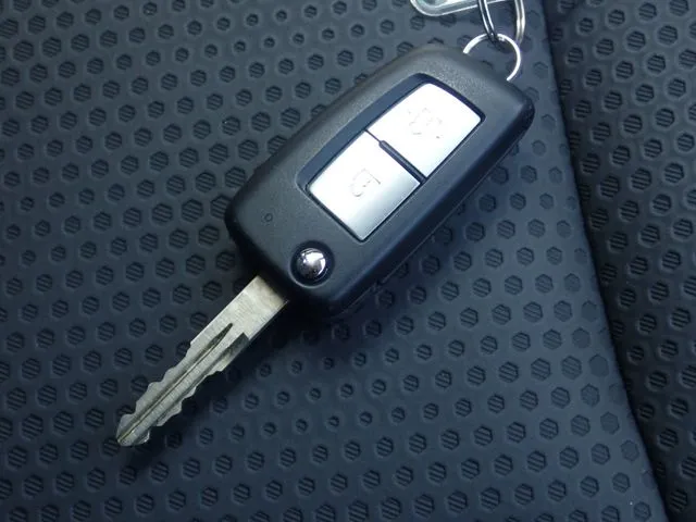 ニッサン　エクストレイル　４ＷＤ