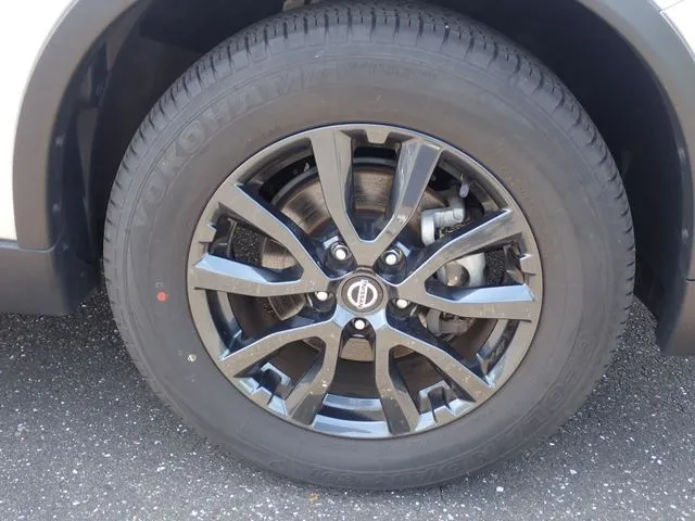 ニッサン　エクストレイル　４ＷＤ