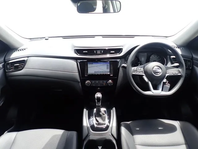 ニッサン　エクストレイル　４ＷＤ