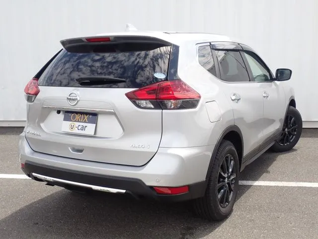 ニッサン　エクストレイル　４ＷＤ