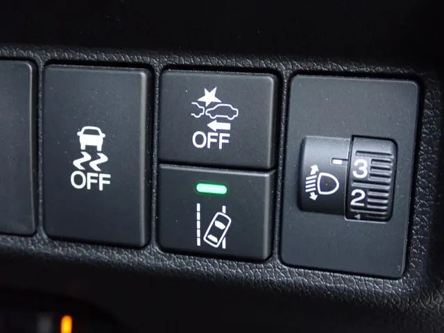 シャトル ハイブリッド(ホンダ)の車両写真