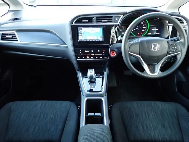 シャトル ハイブリッド(ホンダ)の車両写真