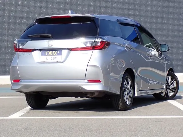 シャトル ハイブリッド(ホンダ)の車両写真