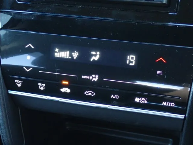 シャトル ハイブリッド(ホンダ)の車両写真