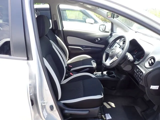 ノート（ニッサン）の車両写真