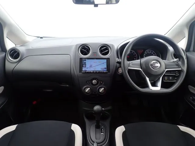 ノート（ニッサン）の車両写真