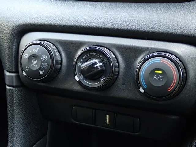 ヤリス（トヨタ）の車両写真