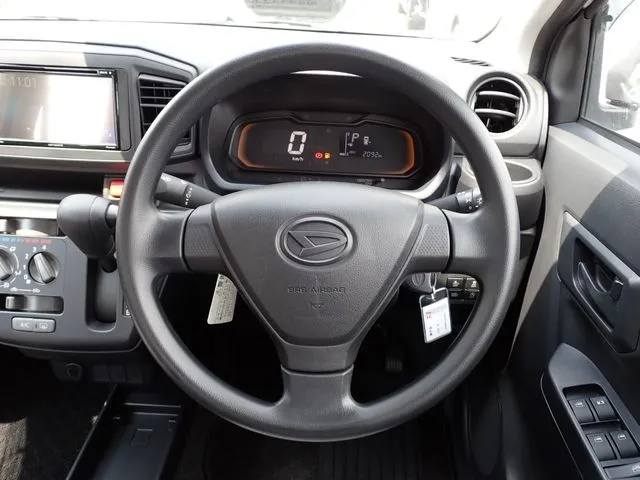 ダイハツ　ミラ　イース