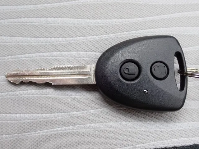 ダイハツ　ミラ　イース