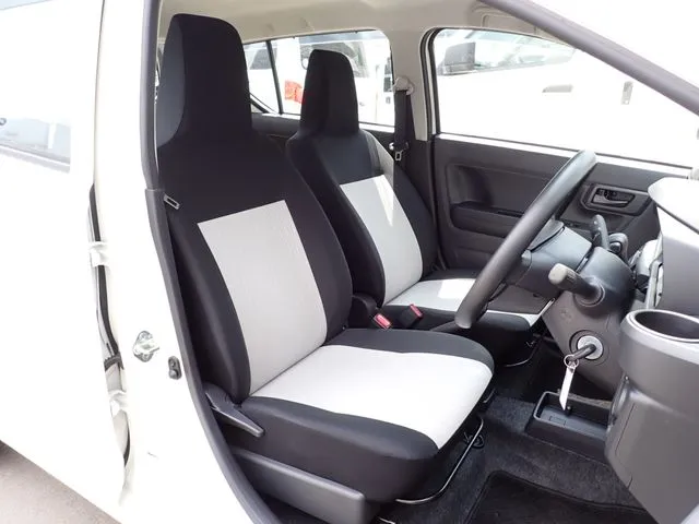 ダイハツ　ミラ　イース