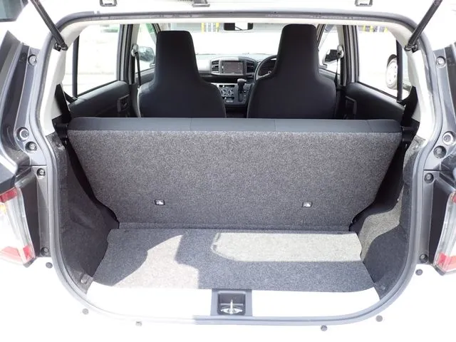 ダイハツ　ミラ　イース