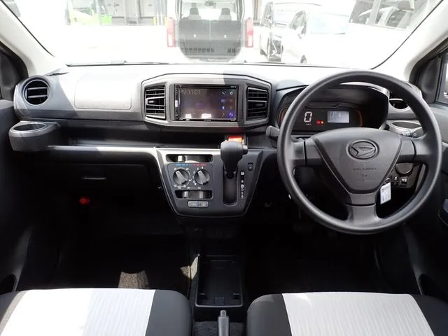 ダイハツ　ミラ　イース