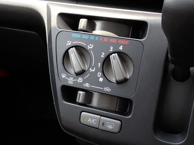 ダイハツ　ミラ　イース