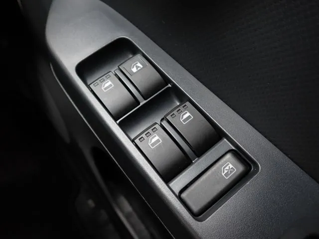 ダイハツ　ミラ　イース