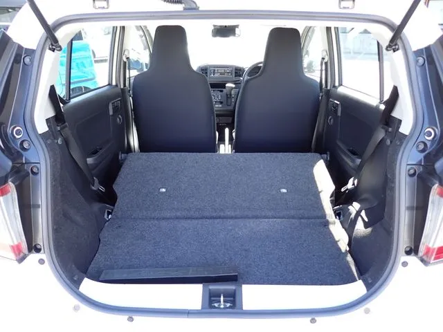 ミラ　イース（ダイハツ）の車両写真