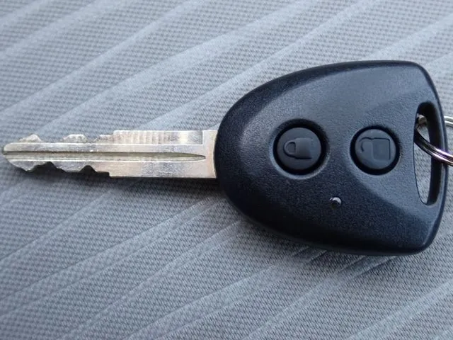 ミラ　イース（ダイハツ）の車両写真