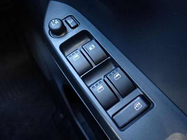 ミラ　イース（ダイハツ）の車両写真