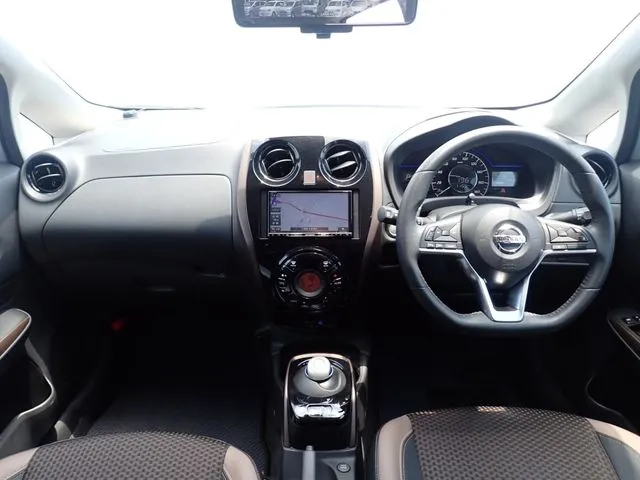 ニッサン　ノート