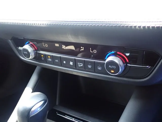 マツダ MAZDA6 セダン