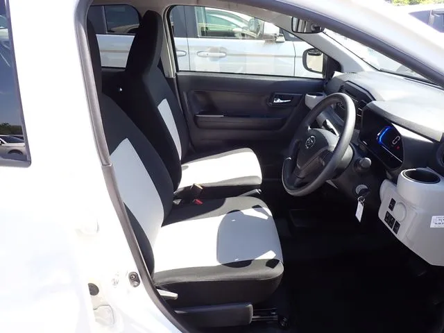 ダイハツ　ミラ　イース