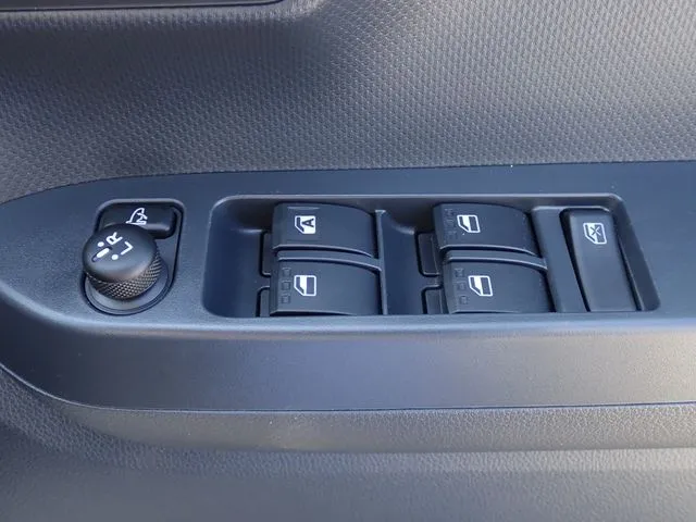 ダイハツ　ミラ　イース