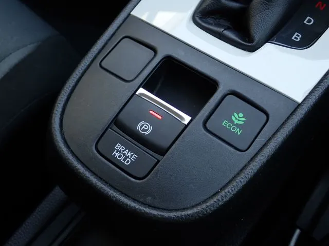 フィット　ｅ：ＨＥＶ（ホンダ）の車両写真