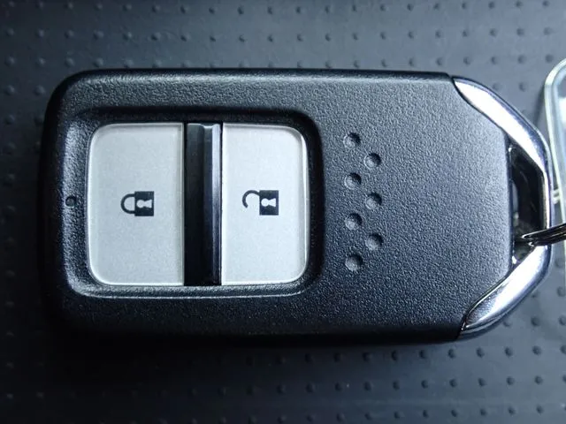 フィット　ｅ：ＨＥＶ（ホンダ）の車両写真