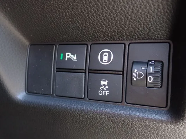 フィット　ｅ：ＨＥＶ（ホンダ）の車両写真