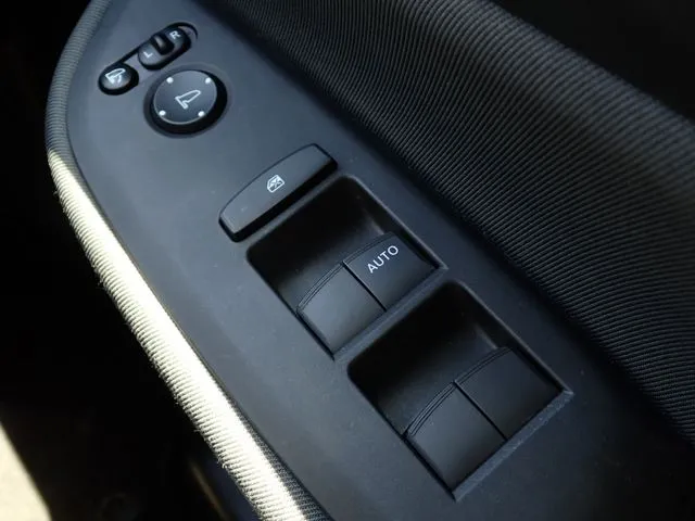 フィット　ｅ：ＨＥＶ（ホンダ）の車両写真