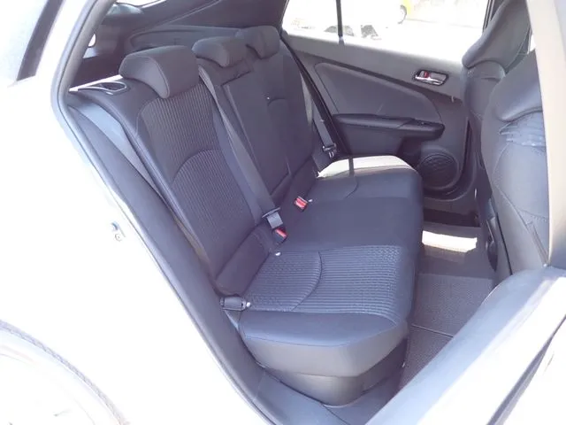 プリウス（トヨタ）の車両写真