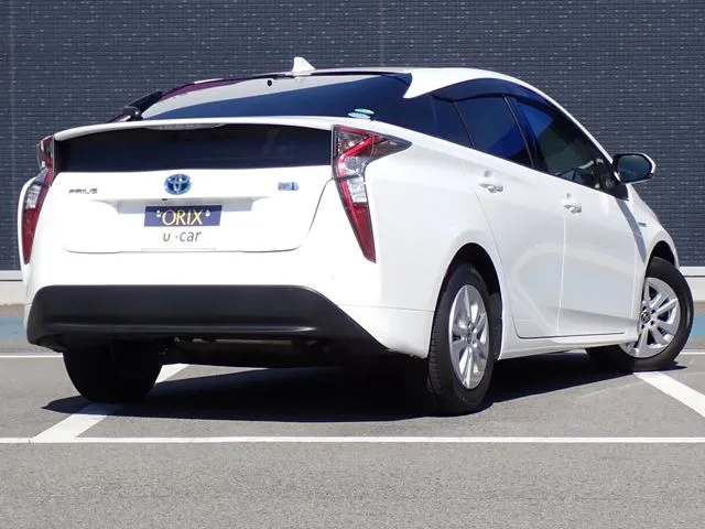 プリウス（トヨタ）の車両写真
