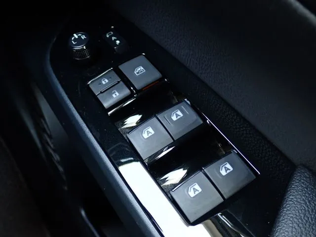 プリウス（トヨタ）の車両写真