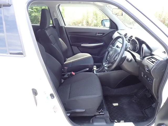 スズキ　スイフト