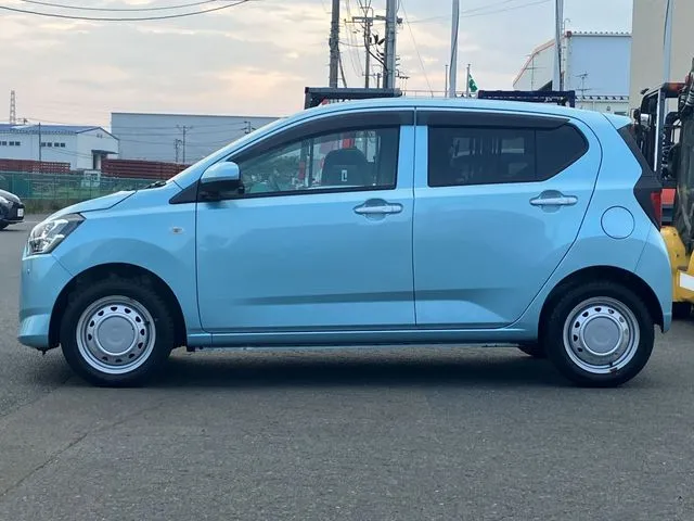 ダイハツ ミラ イース 4WD
