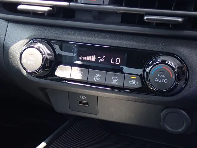 ニッサン　ノート