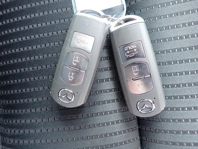 マツダ　アテンザ　セダン