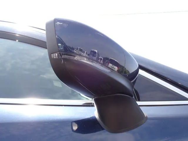 マツダ　アテンザ　セダン