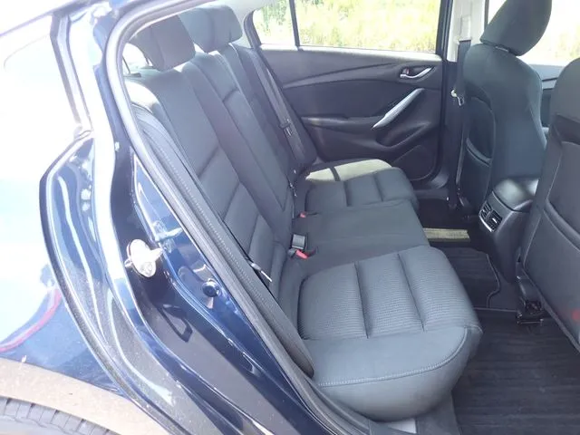 マツダ　アテンザ　セダン