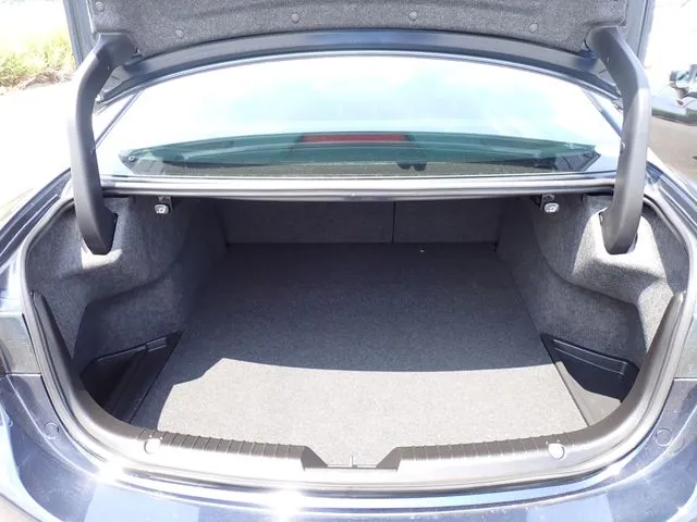 マツダ　アテンザ　セダン